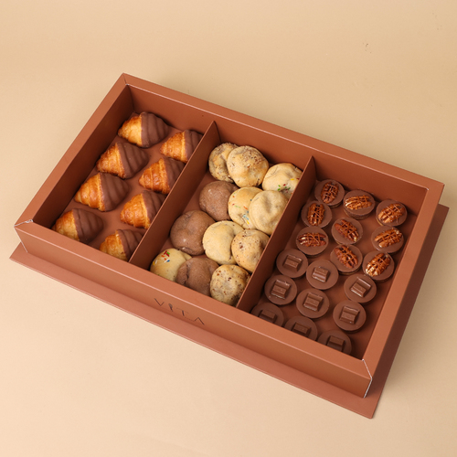 shares - box contains mini corrosion cockies&nbsp; and sweet bites kinder and pecan