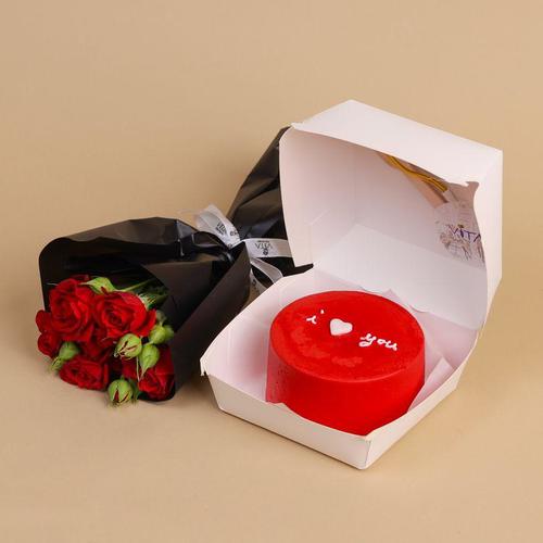 Prime Bento - Vanilla bento cake with a special baby roses mini bouquet