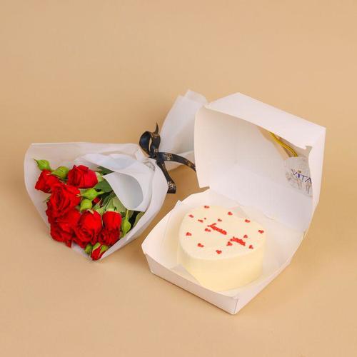 Love Bento 9 - Vanilla bento cake with a special baby roses mini bouquet