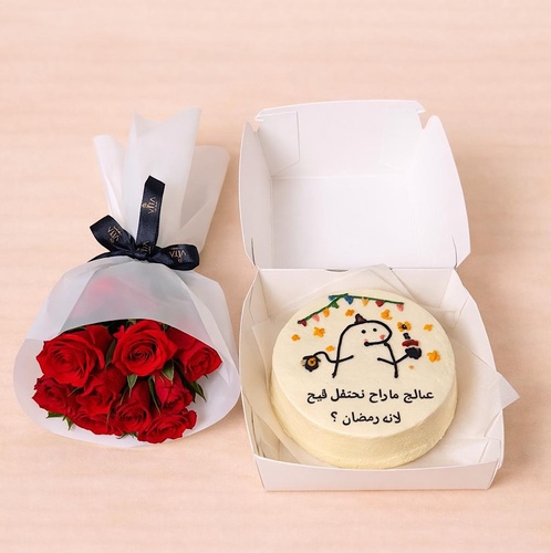 Bento rama flowers - Vanilla bento cake with a special baby roses mini bouquet
