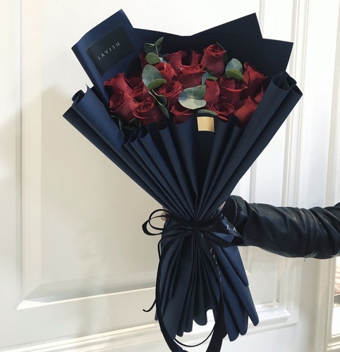 Lavish Flowers - Mi Roses - Mi Roses Bouquet | 18 roses