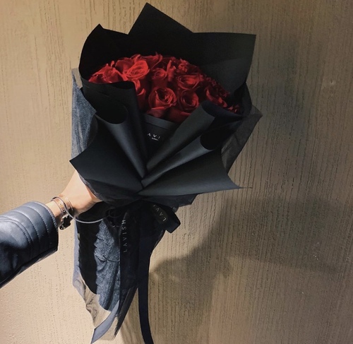 Lavish Standard - Lavish Standard Bouquet | 22-25 roses