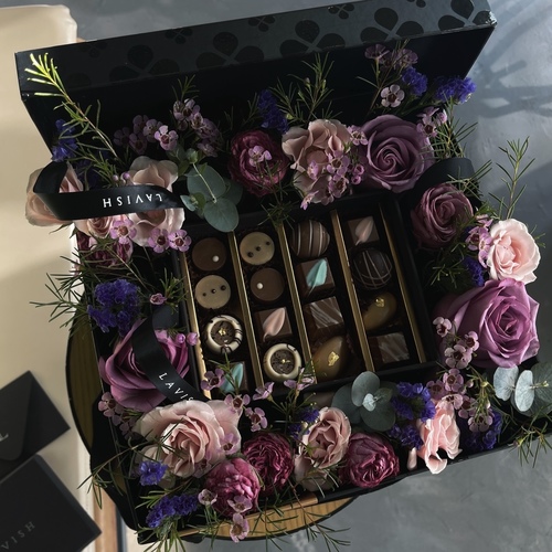 The Gardenia with Lavish Chocolate - The Gardenia with 200g of Lavish Chocolate.