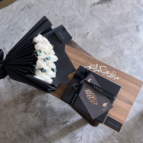 Lavish Flowers - Board Ramadan - Ramadan Board contains MI roses Bouquet with Lavish chocolate 500g and greeting card.