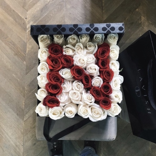 Signature box - Contains 45-55 roses with and .Choose your letter and color!