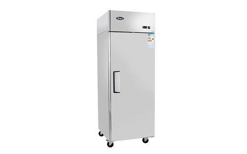 Kitchen refrigerator, 1 door #800 - Size:610*700*1900mm Voltage: 220V/50Hz Power:190W Temp: 0~10℃ Description: Static Refrigerant: R134a Material: SS201 1door