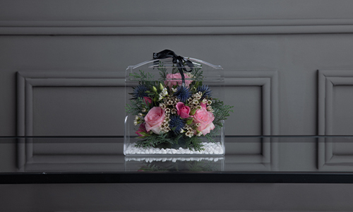 Retera - This bouquet contains big rose, baby rose, confern and erengium.
Height: 18 cm, Width: 18 cm