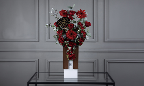 Lumturi - This bouquet contains gerbera, big roses, baby roses, eucalyptus, wax flowers and erengium.
Height: 80 cm, Width: 50 cm