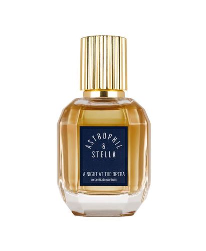 A NIGHT AT THE OPERA - UNISEX - EXTRAIT DE PARFUM 50ML  Top Notes: Labdanum, Artemisia, Flouve, Bergamot  Middle Notes: Tobacco, Leather Base Notes: Patchouli, Cashmeran, Guaiac wood, Virginian cedar, Amber, Musk