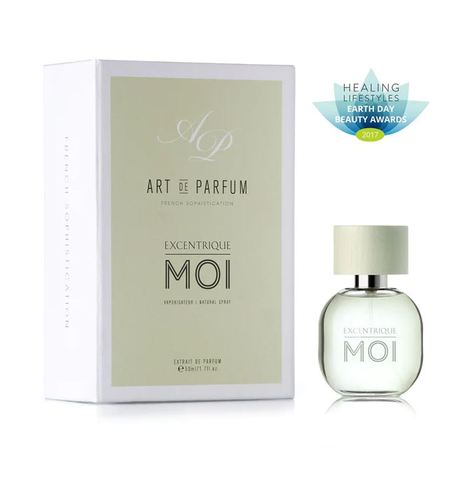 EXCENTRIQUE MOI - UNISEX - EXTRAIT DE ARFUM 50ML  Top notes are Red Fruits, Cloves and Pepper  middle notes are Black Tea, Hibiscus and Guaiac Wood base notes are Cedar, Patchouli and White Musk.