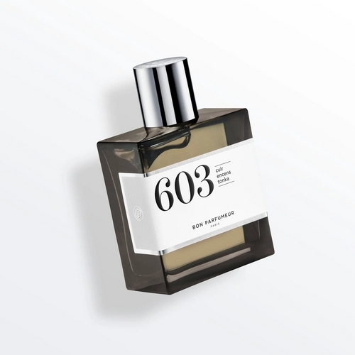 603 cuir, encens, fève tonka - Unisex - Eau de Parfum 100ml  Top notes are Violet Leaf, Nutmeg and Lemon middle notes are Cypress, Sage and Olibanum base notes are Cashmeran, Cistus Incanus, Leather, Styrax and Tonka Bean.