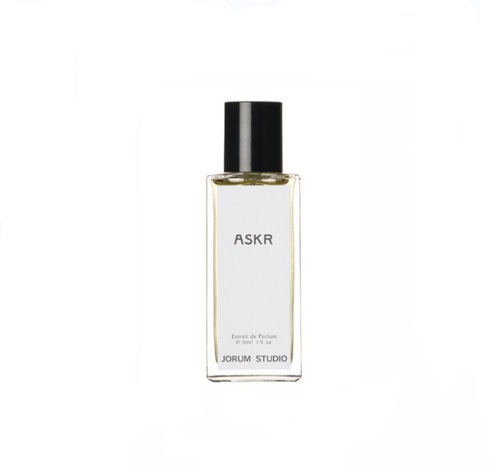 ASKR - Top Notes  Ash  Salt  Sichuan Pepper  elemi  Galbanum Middle Notes  Chamomile  Angelica  Calamus  Elm  Copal Base Notes  Atlas Cedar  Orris Root  Driftwood  Ambergris  Papyrus  Seagrass  Vetiver  Woodruff or Galium Odoratum