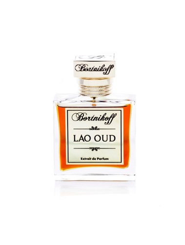 Lao Oud - Top notes: Pink Pepper, Magnolia
Heart notes: Beeswax Absolute, Cinnamon, Chamomile, Peru Balsam, Cacao Absolute
Base notes: Oud from Laos, Tonka Beans, Crocodile Wood, Coffee, Oud from India, Vanilla Absolute, Birch Tar, Guaiac Wood