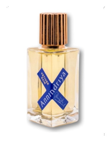 Vetiver Rain - Extrait de parfum 50 ml Aquatic notes, Bergamot, Grapefruit, Orangeflower absolute, French Clary Sage, Egyptian Violet Leaf, Moss, Labdanum, Natural Nutmeg, Sandalwood, Vetivers (Bourbon, Philippines, Haitian), Musks.   Fragrance family: Aesthetic vetiver