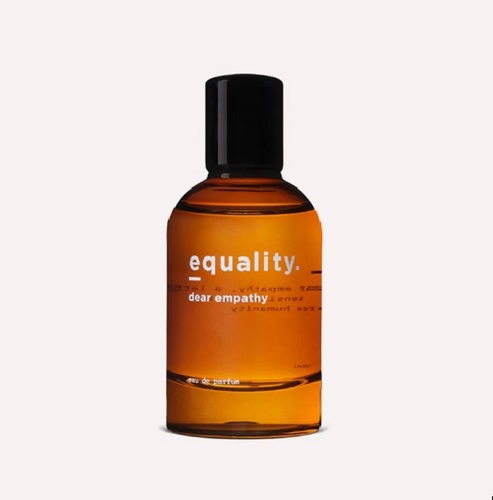 DEAR EMPATHY - Top: Geranium, Chamomille, Lavender, Green Grass
Heart: Elemi, Bulgarian Rose Oil, Osmanthus
Base: Amyris Wood,  Cedarwood Atlas, Indian Sandalwood, Labdanum