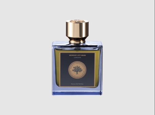 London - 75ml  Top notes are Taif Rose, Orchid and Jasmine Sambac; middle notes are Taif Rose, Geranium, Coriander, Magnolia, Saffron and Peony; base notes are Marigold, Sandalwood and Black Tea.