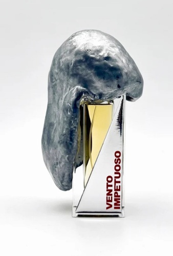 Vento Impetuoso - Top notes are Ozonic notes, Cade oil and Styrax; middle notes are Birch, Stone and Cashmeran; base notes are Guaiac Wood, Vetiver and Cypriol.