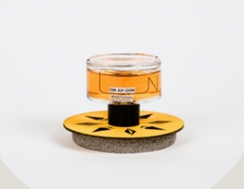 OM AH UHM - Top notes are Orange Blossom, Coriander and Bergamot; middle notes are Lily, Tuberose, Hedione, Damask Rose, Lavender and Myrtle; base notes are White Musk, Frankincense, Atlas Cedar and Mahogany.