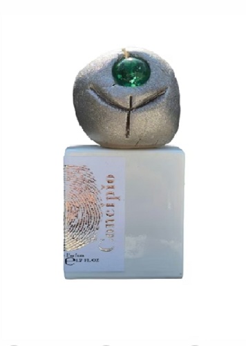 Concipio - Top notes are Coconut, Peach and Mandarin; middle notes are Vanilla, Tuberose, Caramel and Jasmine; base notes are Resins, Musk, Amber and Patchouli.