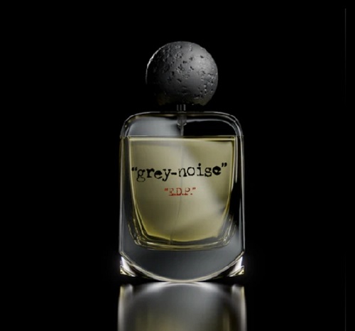 grey-noise - 50ml EDP Top notes: Sweet Orange, Bergamot ,Chili Pepper, Cardamom Black Pepper, Florals , Chamomile Heart: Black tea,&nbsp; Mango, ink, Turkish Rose, Ylang Ylang,Geranium, Dates Absolute, Cocoa Absolute Base: Cedarwood, Patchouli, Oakmoss,, musks, Beehive, Cococnut,
