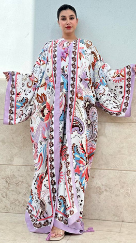 Set - Square Shawl with Cardigan
Length for both pieces is approximately 54 inches
Fabric is a cotton polyester blend
Free size…