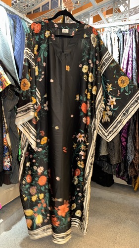 Silk - فستان حرير قصة الجابنيز فري سايز أوفر سايز تلبس لغاية Xxl الطول التقريبي 54 إنش