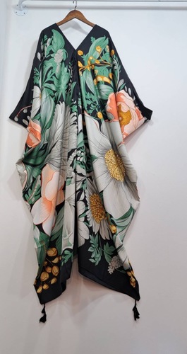 H Store Kw - Dress - فستان شلاح حرير  سايز فري … يلبس لغاية XXL من الأمام أقصر من الأجناب  تقريباً الطول 52 إنش