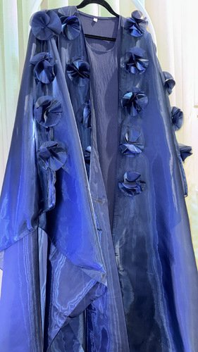 Dress and bisht - فستان كحلي كم ثلاث أرباع  بشت اورجنزا مع ورود  البشت أوفر سايز قياس مفتوح  الفستان قصه عادية ستريت الطول التقريبي 54-53 انش