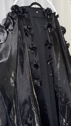 Dress and bisht - فستان أسود  كم ثلاث أرباع  بشت اورجنزا مع ورود  البشت أوفر سايز قياس مفتوح  الفستان قصه عادية ستريت الطول التقريبي 54-53 انش