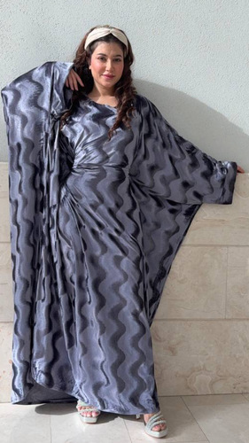 فستان مخمل - فستان مخمل مع حزام داخلي&nbsp; فري سايز اوفر سايز&nbsp; الطول التقريبي 54-55 انش&nbsp; ممكن اطول ممكن أقصر