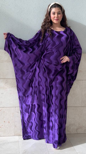 فستان مخمل سويتي - فستان مخمل حرير مع حزام داخلي  فري سايز اوفر سايز  الطول التقريبي 55-56 انش