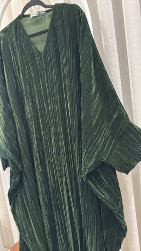 فستان مخمل درجات الأخضر - فستان مخمل من داخل حزام  فري سايز اوفر سايز  الطول التقريبي 54-55 انش  ممكن اطول ممكن اقصر