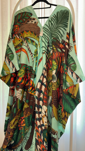 حرير - فستان&nbsp;شلاح&nbsp;حرير&nbsp;سايز&nbsp;فري&nbsp;…يلبس&nbsp;لغاية&nbsp;XXLمن&nbsp;الأمام&nbsp;أقصر&nbsp;من&nbsp;الأجناب&nbsp;تقريباً&nbsp;الطول&nbsp;52&nbsp;إنش