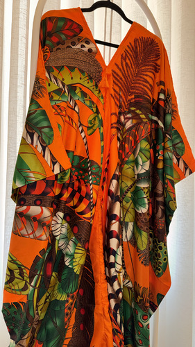 حرير - فستان&nbsp;شلاح&nbsp;حرير&nbsp;سايز&nbsp;فري&nbsp;…يلبس&nbsp;لغاية&nbsp;XXLمن&nbsp;الأمام&nbsp;أقصر&nbsp;من&nbsp;الأجناب&nbsp;تقريباً&nbsp;الطول&nbsp;52&nbsp;إنش