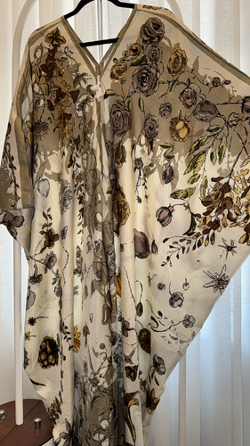 حرير - فستان&nbsp;شلاح&nbsp;حرير&nbsp;سايز&nbsp;فري&nbsp;…يلبس&nbsp;لغاية&nbsp;XXLمن&nbsp;الأمام&nbsp;أقصر&nbsp;من&nbsp;الأجناب&nbsp;تقريباً&nbsp;الطول&nbsp;52&nbsp;إنش