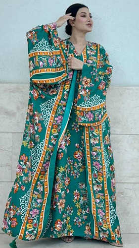Set - . Square Shawl with Cardigan
The length of both pieces is approximately 54 inches
The fabric is a cotton polyester blend
Free size …