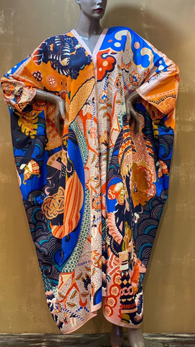Silk - Silk Shawl Dress
Free Size…
Fits up to XXL
Shorter at the front than the sides
Approximately 52 inches in length