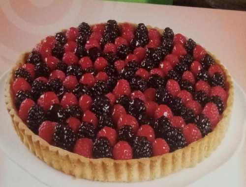 Fresh Assorted Berry Tart - (10 persons)
24 hours of preparation time.