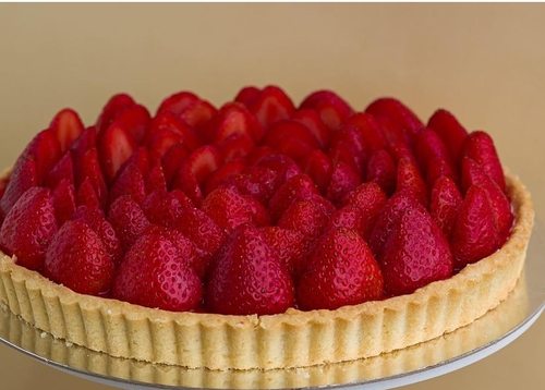 Zahra Cafe  - Strawberry Tart - Large (8 persons)
24 hours of preparation time.