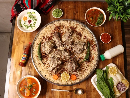 Beryea Sudani Meat Tray - Served with whole service vegetables, maabouj, potato broth and daqoos broth