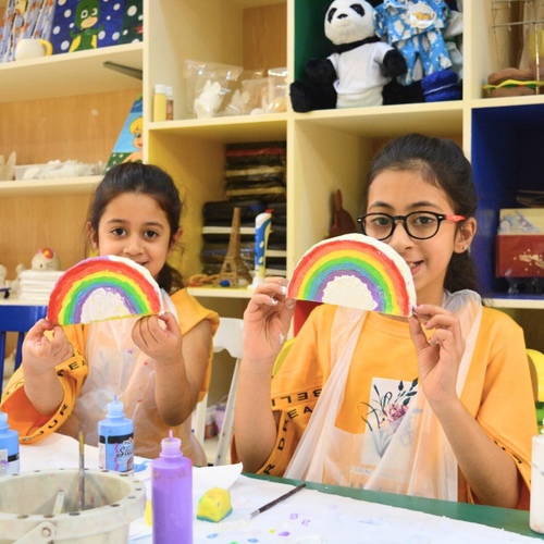 Summer club 1 Month - The club program includes several activities, including: - Making slime and squishy - Décopatch - Ceramic and plaster coloring - Making soap - No-Sew pillow making - Painting and coloring on canvas And many other arts and crafts activities