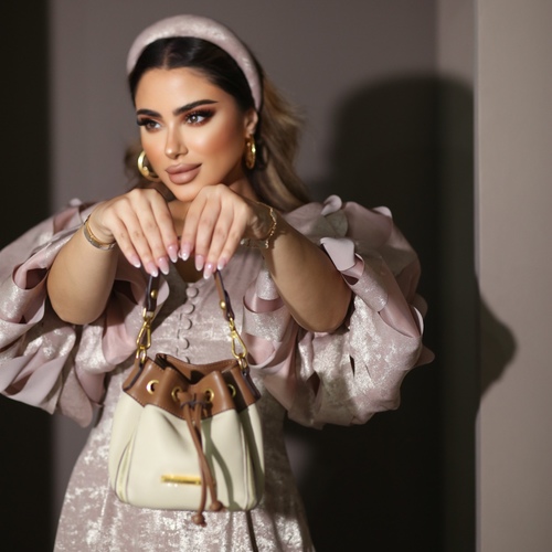 ⚪️ AK DIAMOND⚪️ - 🤍 حقيبه جلد طبيعي نسائيه🤍 حجمها موجود بالصور ▪️ يوجد لها ستراب طويل وستراب قصير ▪️
