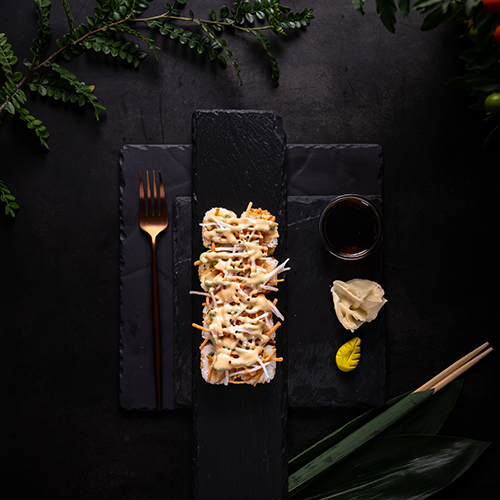 ديسكافيري ماكي - ديسكافيري ربيان - تمبورا الربيان , خيار, افوكادو, جبنة فيلاديلفيا, قبقب مقرمش يقدم مع صلصة الديسكافيري الخاصة والسمسم