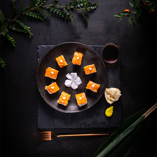 So Maki - So Maki- salmon, avocado topped with salmon, tobico & special sauce