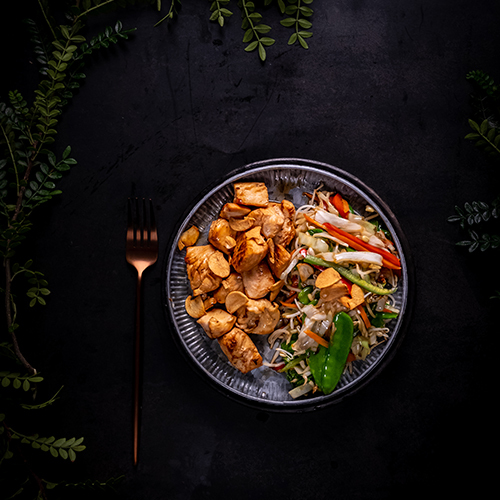 تيبانياكي دجاج - تيبانياكي دجاج - دجاج يقدم مع مزيج من الحضراوات