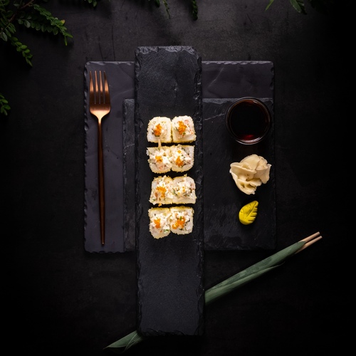 أفوكادو المجنون - أفوكادو المجنون خليط من القبقب والأفوكادو, مغطى بالكافيار والكرسبي