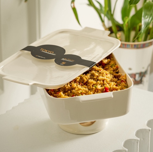 جراند فرايد رايس - صحن الأرز المقلي الفاخر لدينا. يتميز بأرز ياباني مقلي مع الفلفل الحلو والبصل، مما يضمن تجربة طعام لذيذة مثالية لأي مناسبة
مناسب لخدمة ٥ إلى ٧ أشخاص.