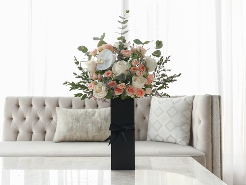 Gulay - The bouquet contains a mix of flowers in a wooden stand
Height: 70 cm, Width: 35 cm