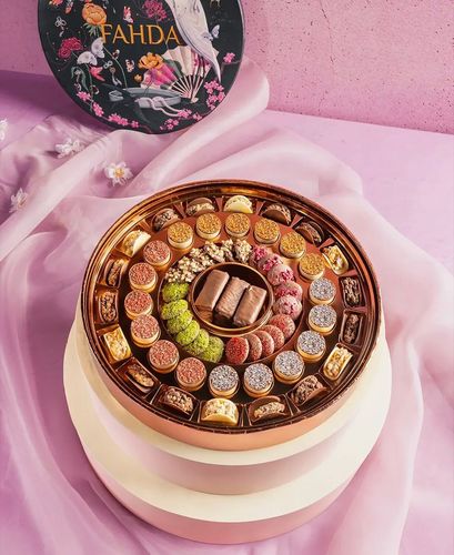 Fahda Japanese Assortment 450g - Fahda's Japanese range is a luxurious collection of chocolates and sweets combining rich ingredients and innovative flavors, including Crunchy Mix...