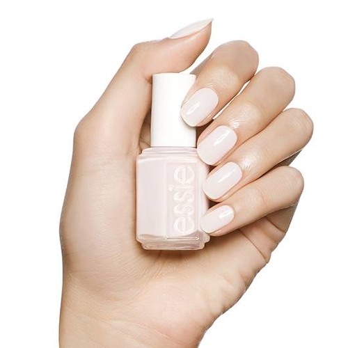 Nailed KW - Essie marshmallow 